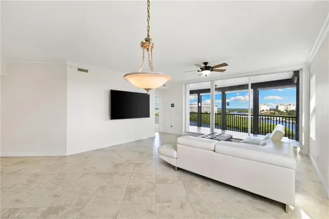 $935,000 | 420 Cove Tower Drive, Unit 804, Naples, FL 34110
