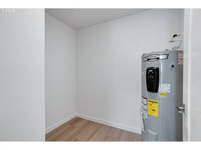 $679,800 | 7308 Southwest 13th Drive, Portland, OR 97219