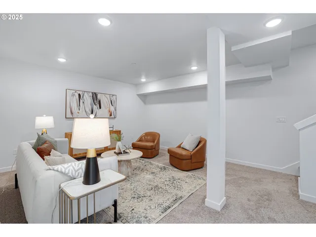 $679,800 | 7308 Southwest 13th Drive, Portland, OR 97219