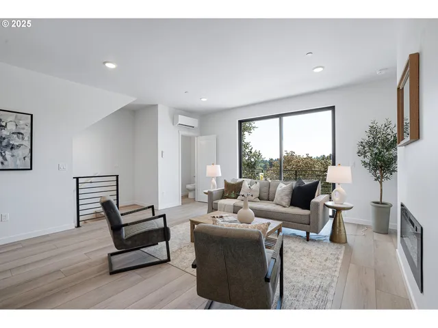 $679,800 | 7308 Southwest 13th Drive, Portland, OR 97219