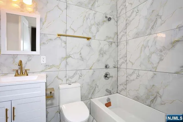 $3,200 | 385 Passaic Avenue, Unit 5, Lodi, NJ 07644