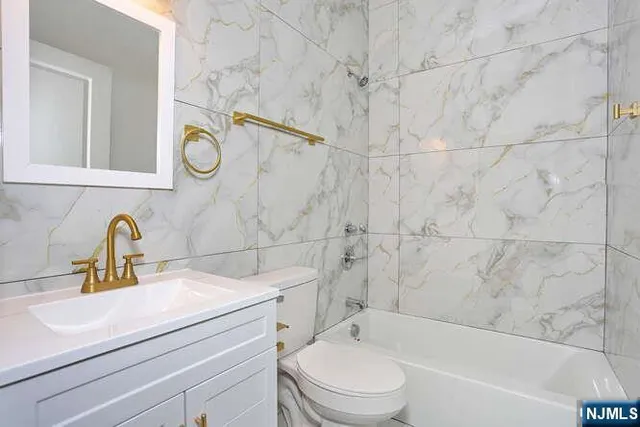 $3,200 | 385 Passaic Avenue, Unit 5, Lodi, NJ 07644