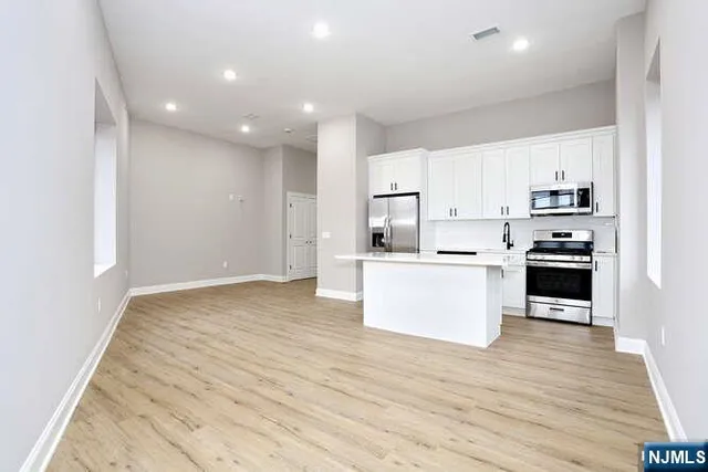 $3,200 | 385 Passaic Avenue, Unit 5, Lodi, NJ 07644