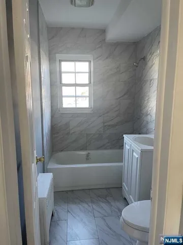 $2,250 | 171-183 Fort Lee Road, Unit 1811C, Teaneck, NJ 07666