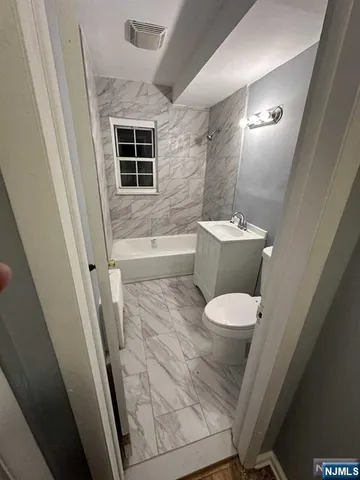 $2,250 | 171-183 Fort Lee Road, Unit 1811C, Teaneck, NJ 07666