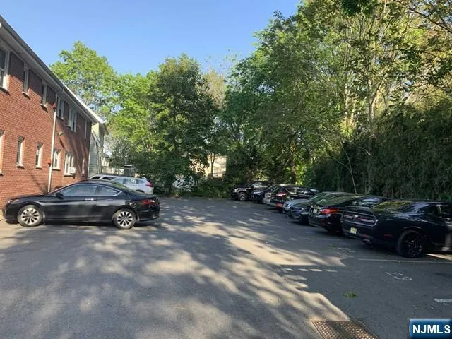 $2,250 | 171-183 Fort Lee Road, Unit 1811C, Teaneck, NJ 07666