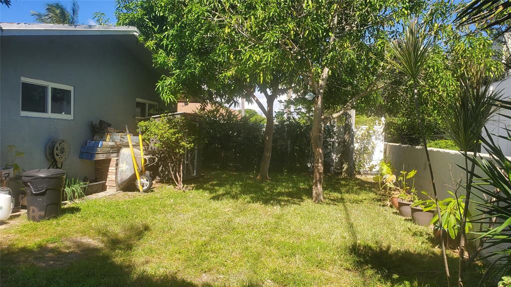 616 Southeast 8th Avenue Deerfield Beach, FL 33441 - Photo 35 of 38 a view of outdoor space yard and patio