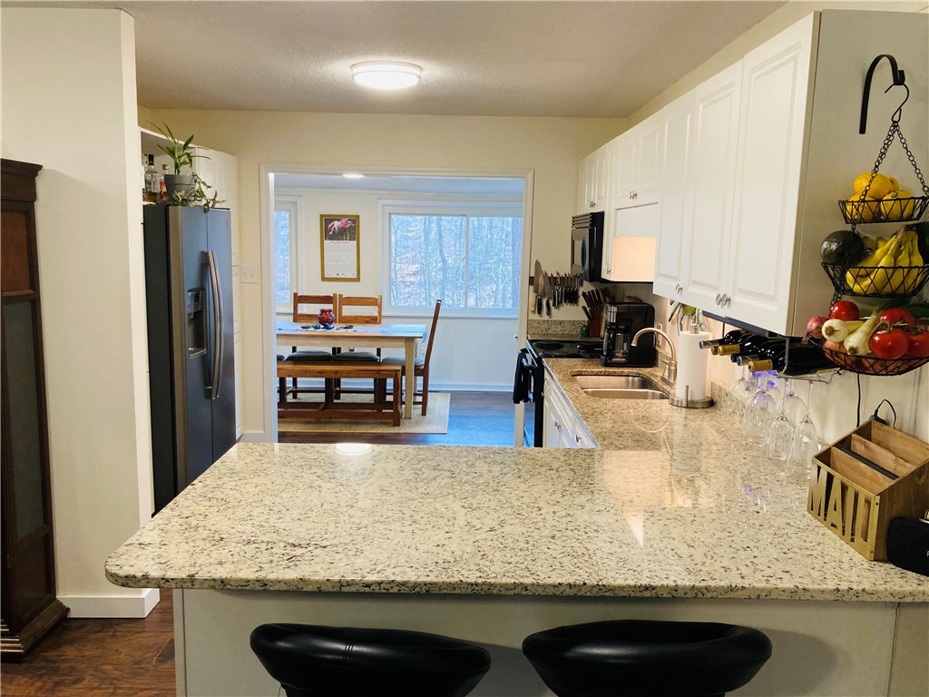 620 Lands End Seneca, SC 29678 - Photo 5 of 48 Gallery Image 5