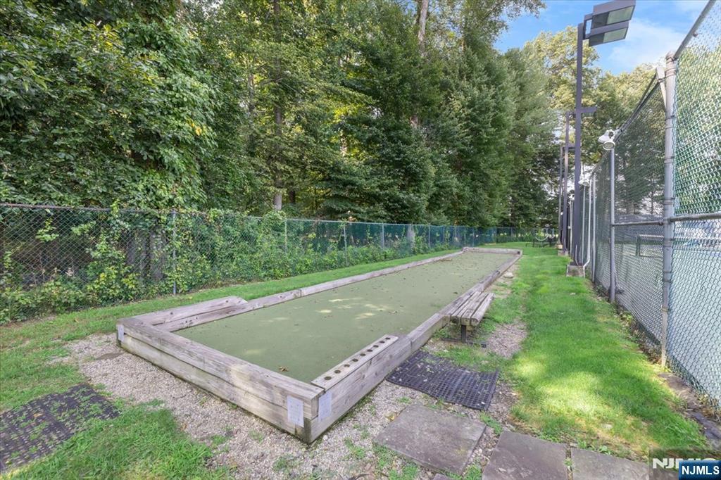 594 Glasmere Road Mahwah, NJ 07430 - Photo 44 of 48 Gallery Image 44