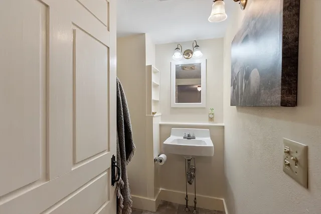 $4,200 | 25 Bulkeley Road, Unit CENTER, Littleton, MA 01460