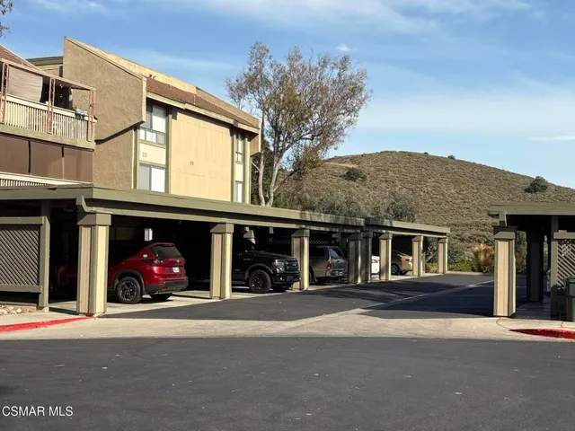 $430,000 | 324 Chestnut Hill Court, Unit 14, Thousand Oaks, CA 91360