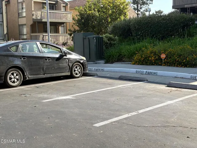 $430,000 | 324 Chestnut Hill Court, Unit 14, Thousand Oaks, CA 91360