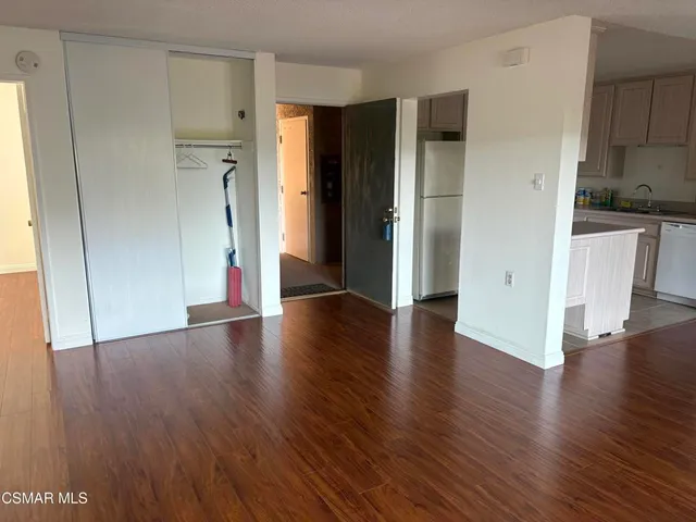 $430,000 | 324 Chestnut Hill Court, Unit 14, Thousand Oaks, CA 91360