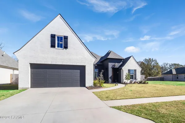 $635,000 | 202 Ashgrove Lane, Youngsville, LA 70592