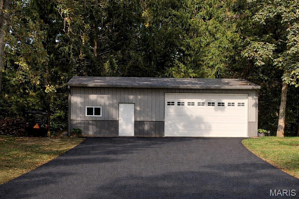 8720 Possum Hill Road Worden, IL 62097 - Photo 3 of 33