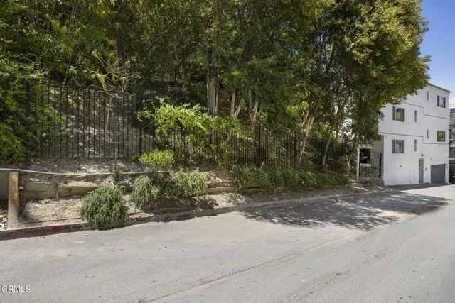 $13,500 | 3551 Dixie Canyon Place, Los Angeles, CA 91423