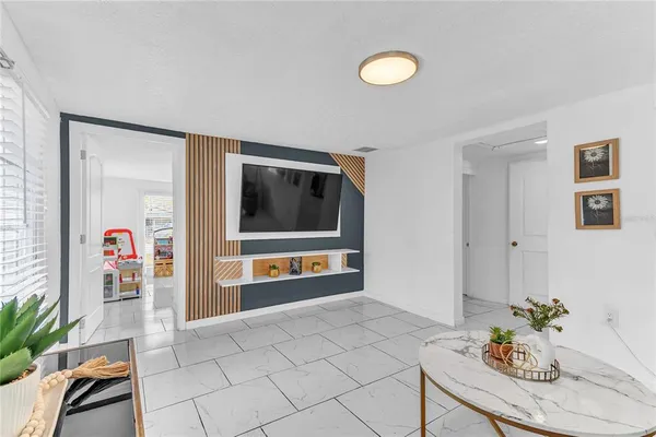 $275,000 | 2121 Woodland Drive, Apopka, FL 32703