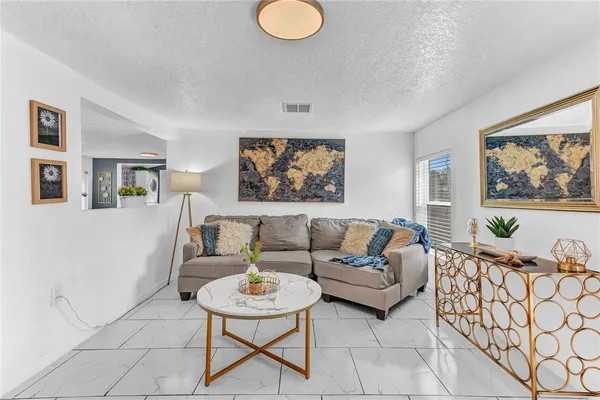 $275,000 | 2121 Woodland Drive, Apopka, FL 32703