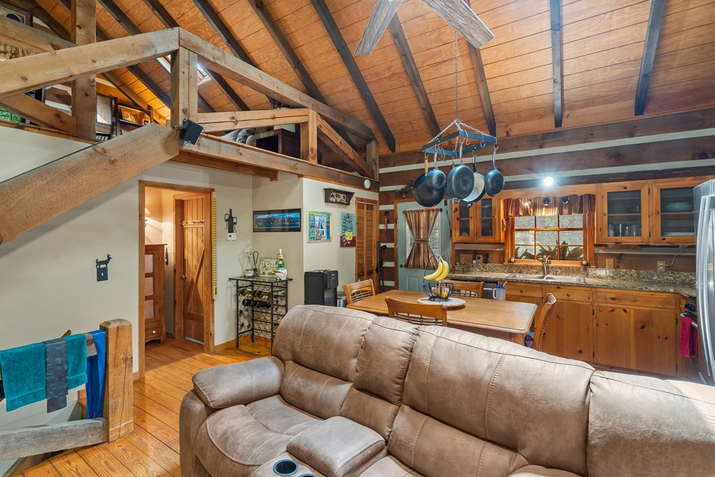 136 Honeysuckle Way Blue Ridge, GA 30513 - Photo 9 of 35