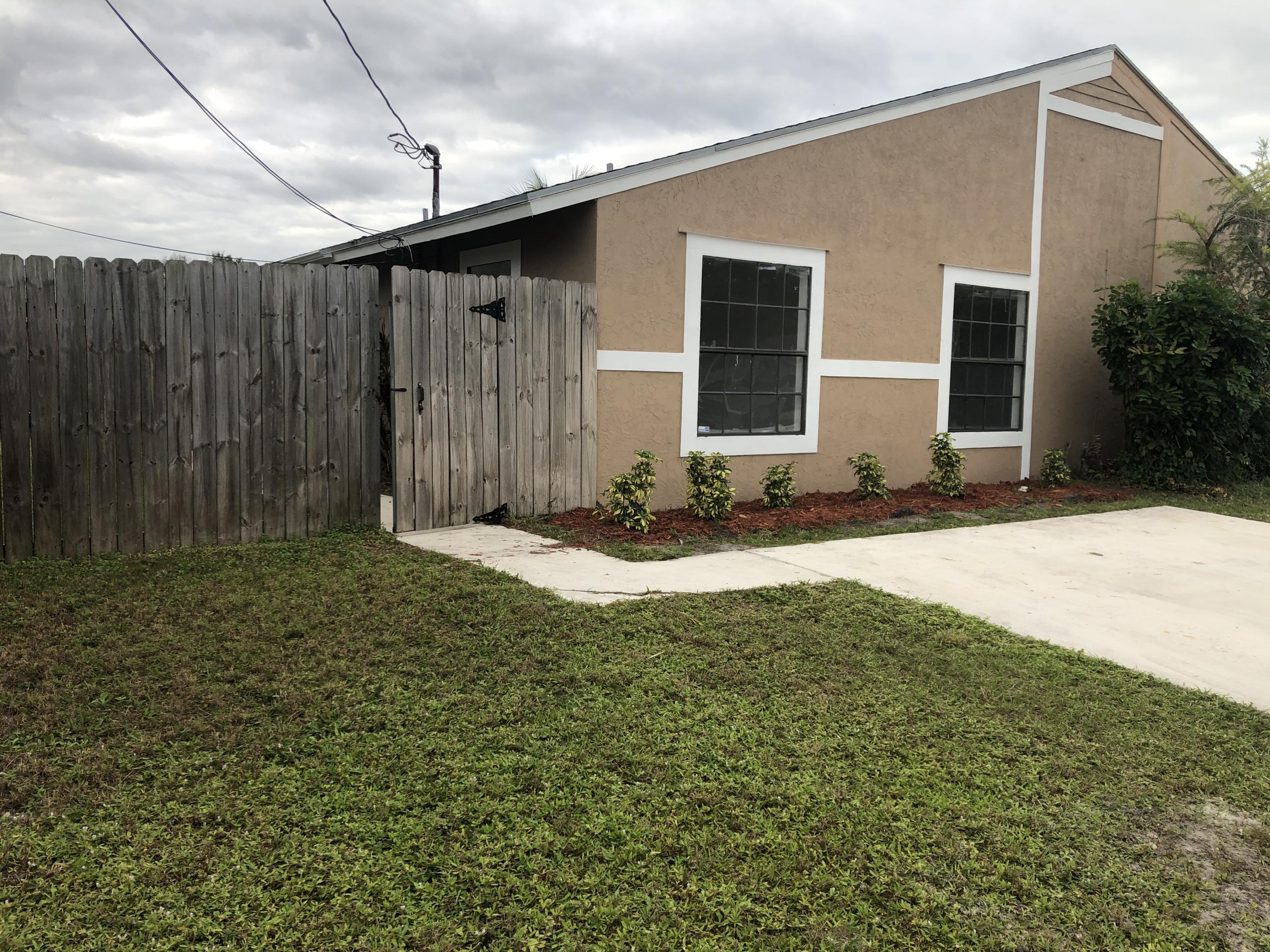 5128 Southeast Primrose Way Stuart, FL 34997 - Photo 1 of 19 453E9910-4AEF-4D74-BA79-9C9430B06FF9