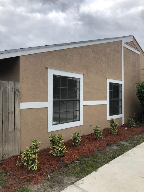 5128 Southeast Primrose Way Stuart, FL 34997 - Photo 3 of 19 image3