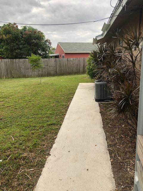 5128 Southeast Primrose Way Stuart, FL 34997 - Photo 5 of 19 image4