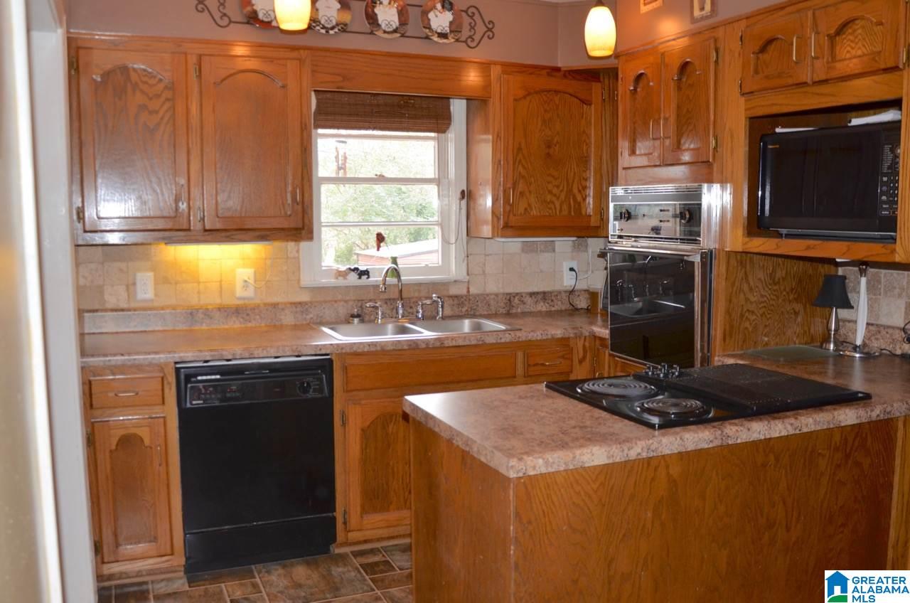 1511 29th Avenue Bessemer, AL 35023 - Photo 2 of 30