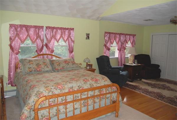 23 Summit Road Stoneham, MA 02180 - Photo 9 of 16 Gallery Image 9