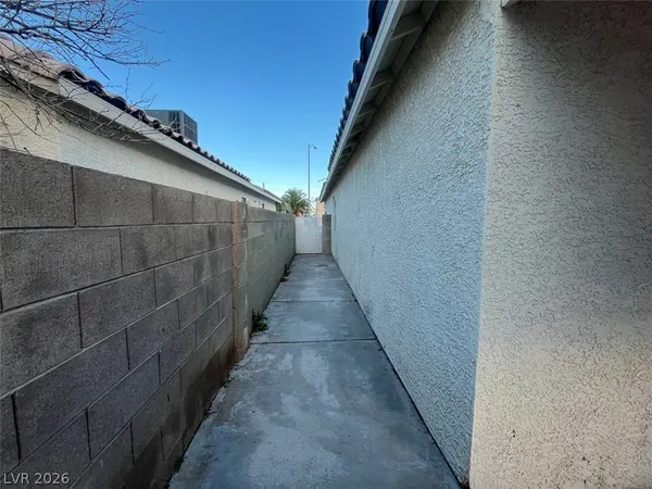 $1,800 | 3657 Lucky Horseshoe Court, Las Vegas, NV 89129