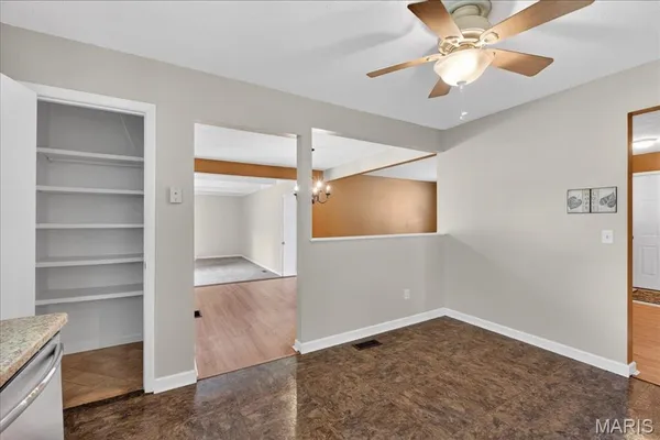 $325,000 | 4 Glenview Drive, St. Charles, MO 63304
