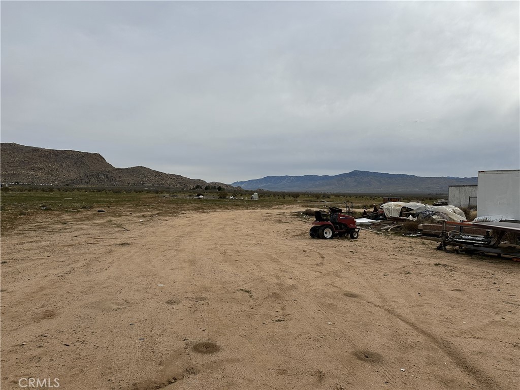13033 Joshua Road Apple Valley, CA 92308 - Photo 5 of 6