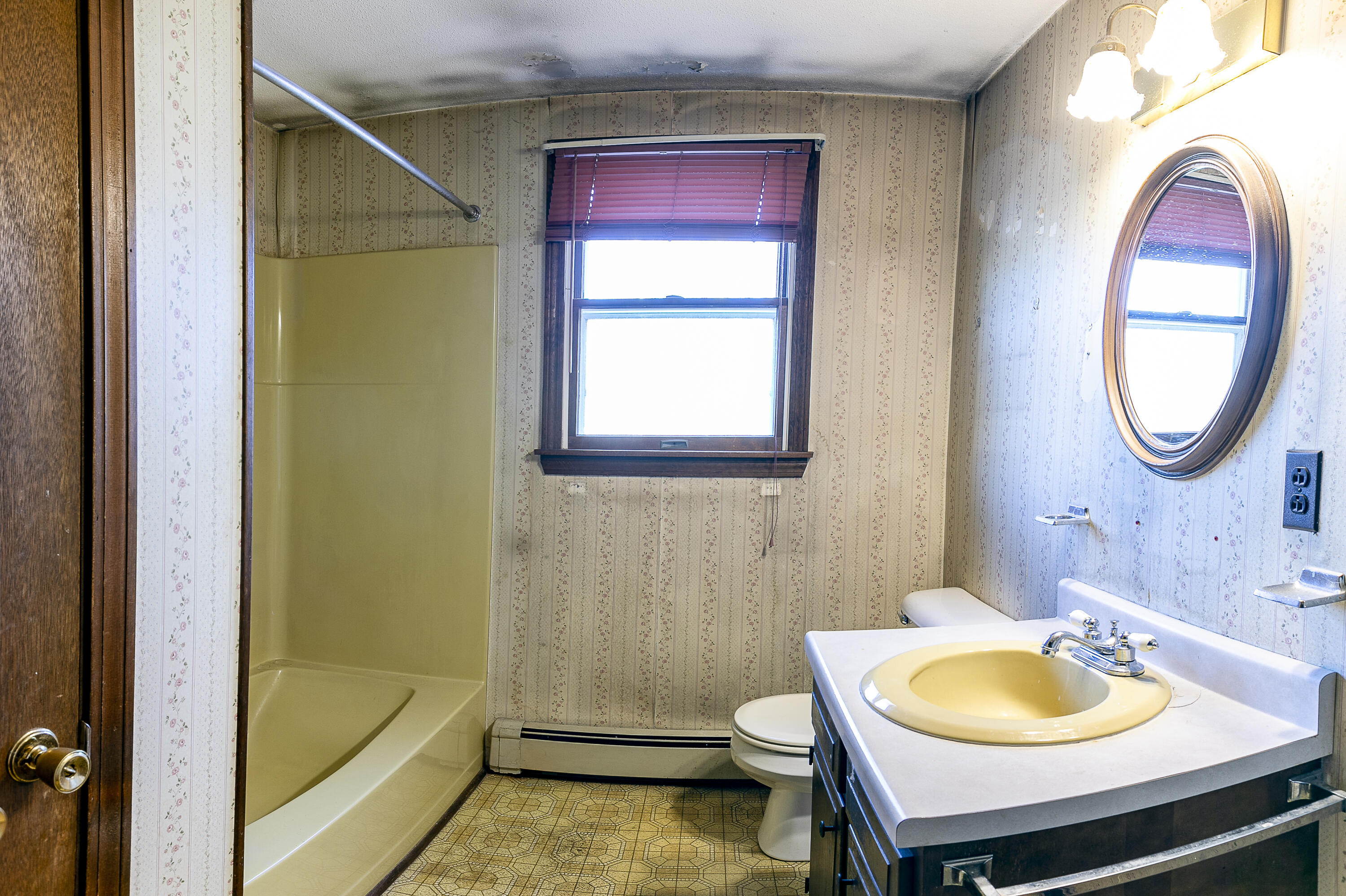 242 Paris Hill Road Paris, ME 04281 - Photo 20 of 26 Interior-8
