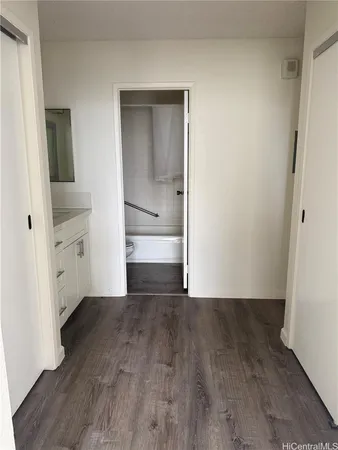 $1,600 | 55 South Kukui Street, Unit D1613, Honolulu, HI 96817