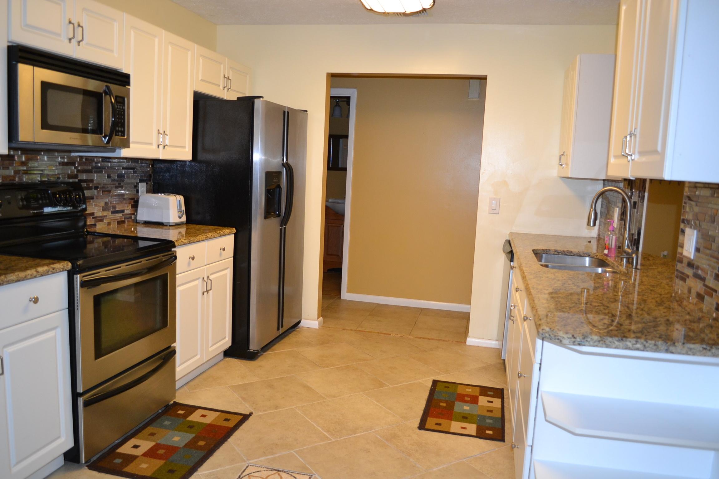 2198 Southeast Dolphin Road Port St. Lucie, FL 34952 - Photo 31 of 35 083
