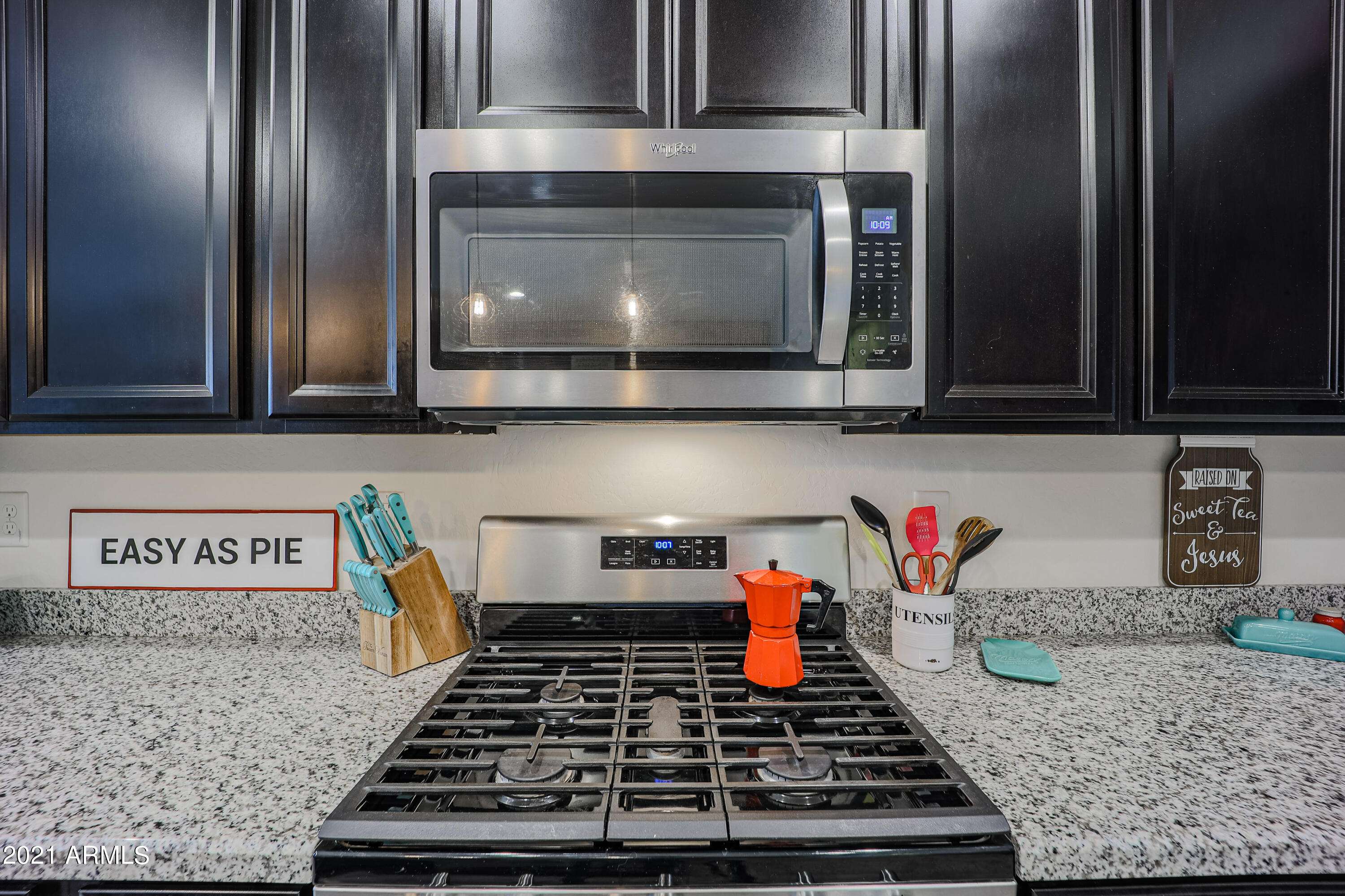17732 West Sandy Road Goodyear, AZ 85338 - Photo 12 of 41 Gas Cooktop/Oven