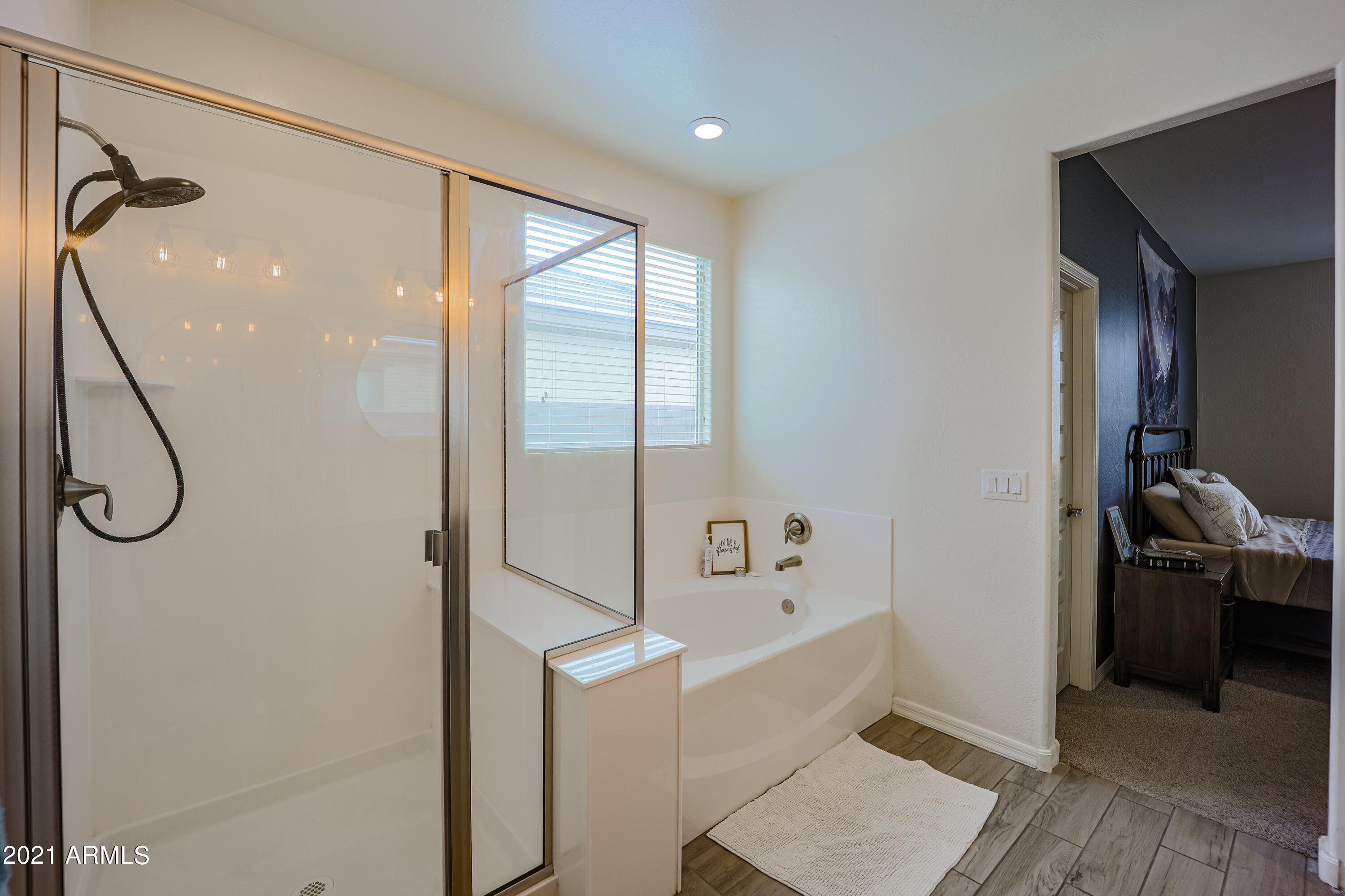 17732 West Sandy Road Goodyear, AZ 85338 - Photo 22 of 41 Master Shower/Tub