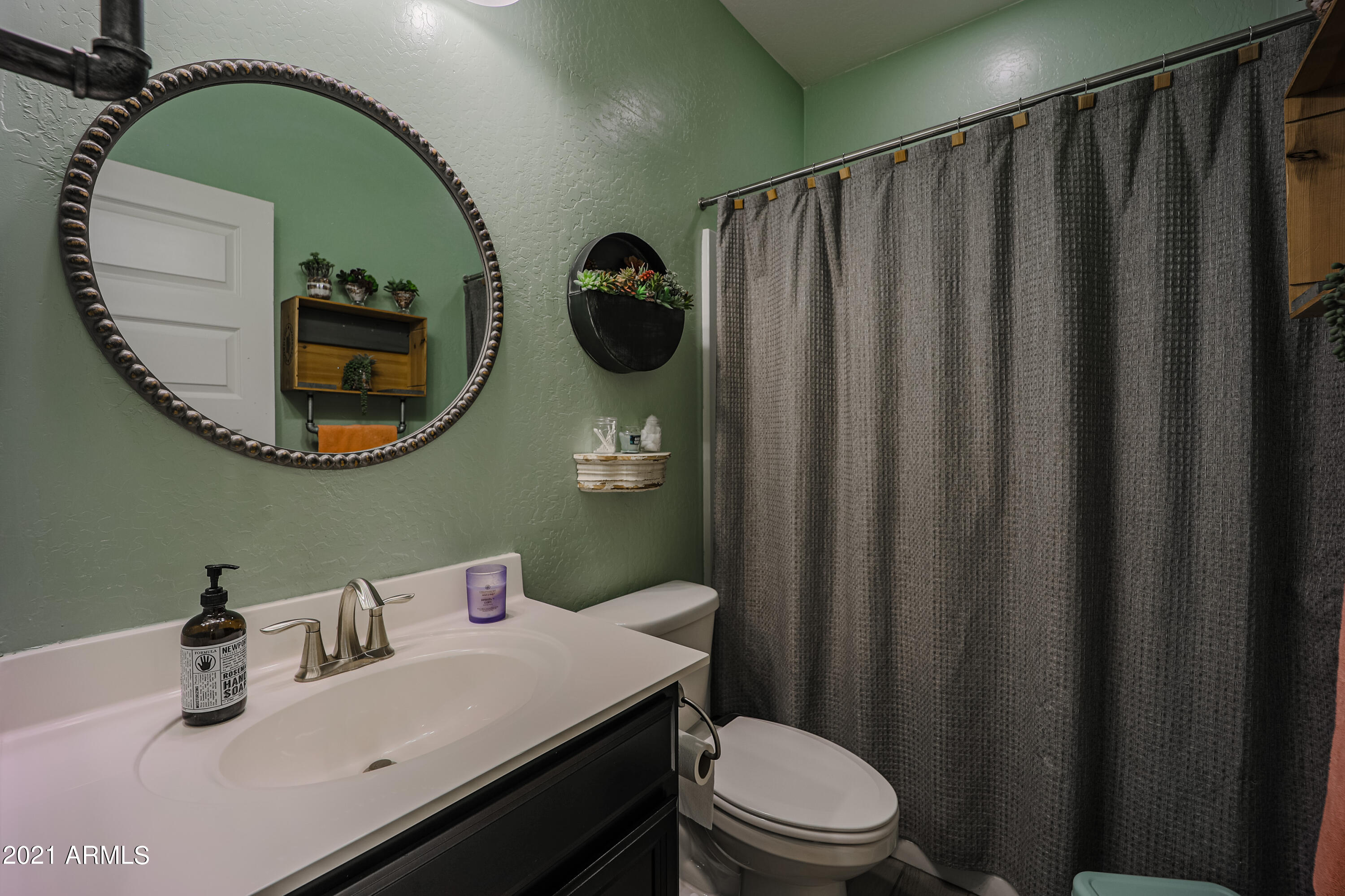 17732 West Sandy Road Goodyear, AZ 85338 - Photo 28 of 41 Second Full Bath