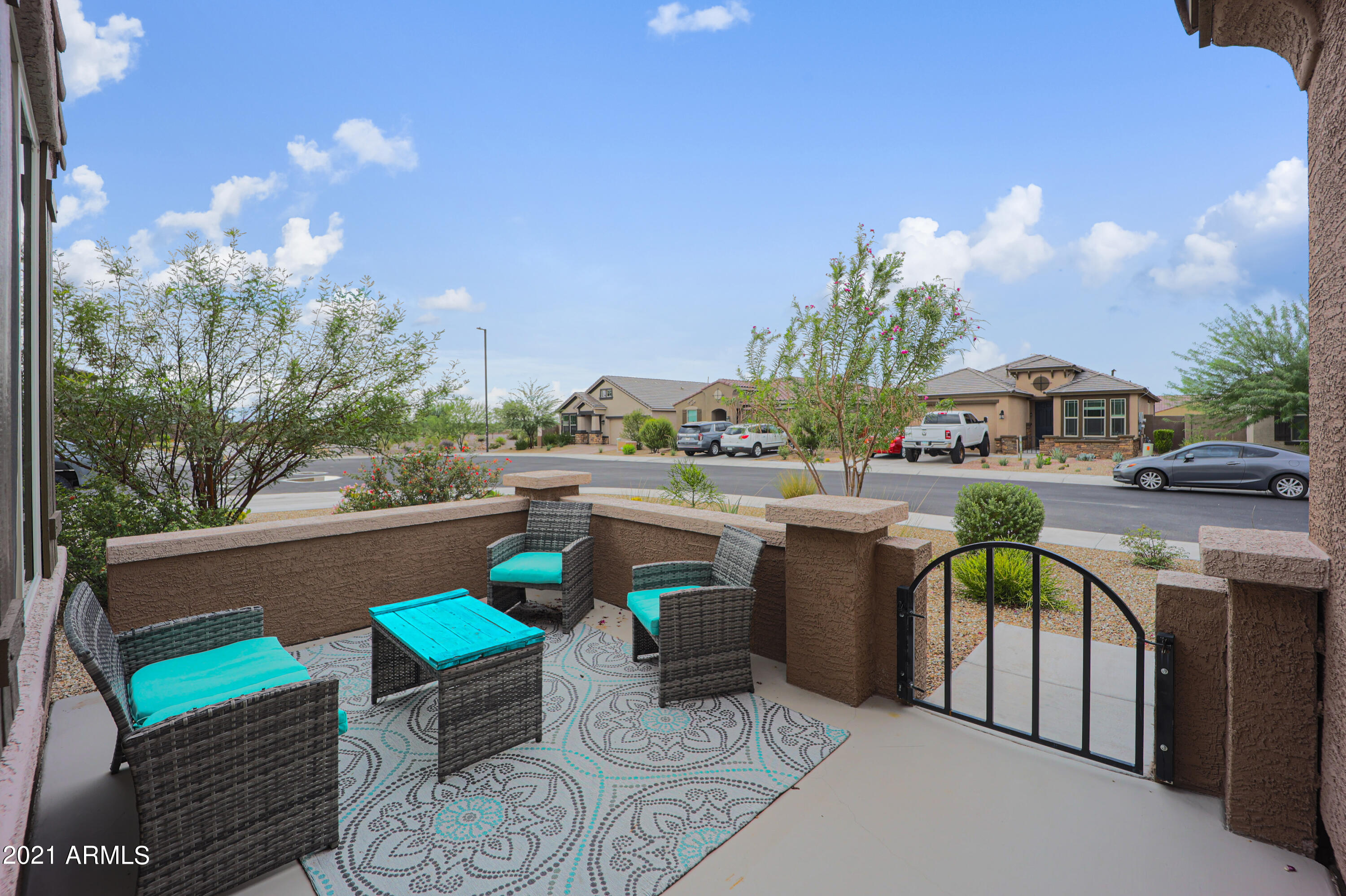 17732 West Sandy Road Goodyear, AZ 85338 - Photo 3 of 41 Front Courtyard