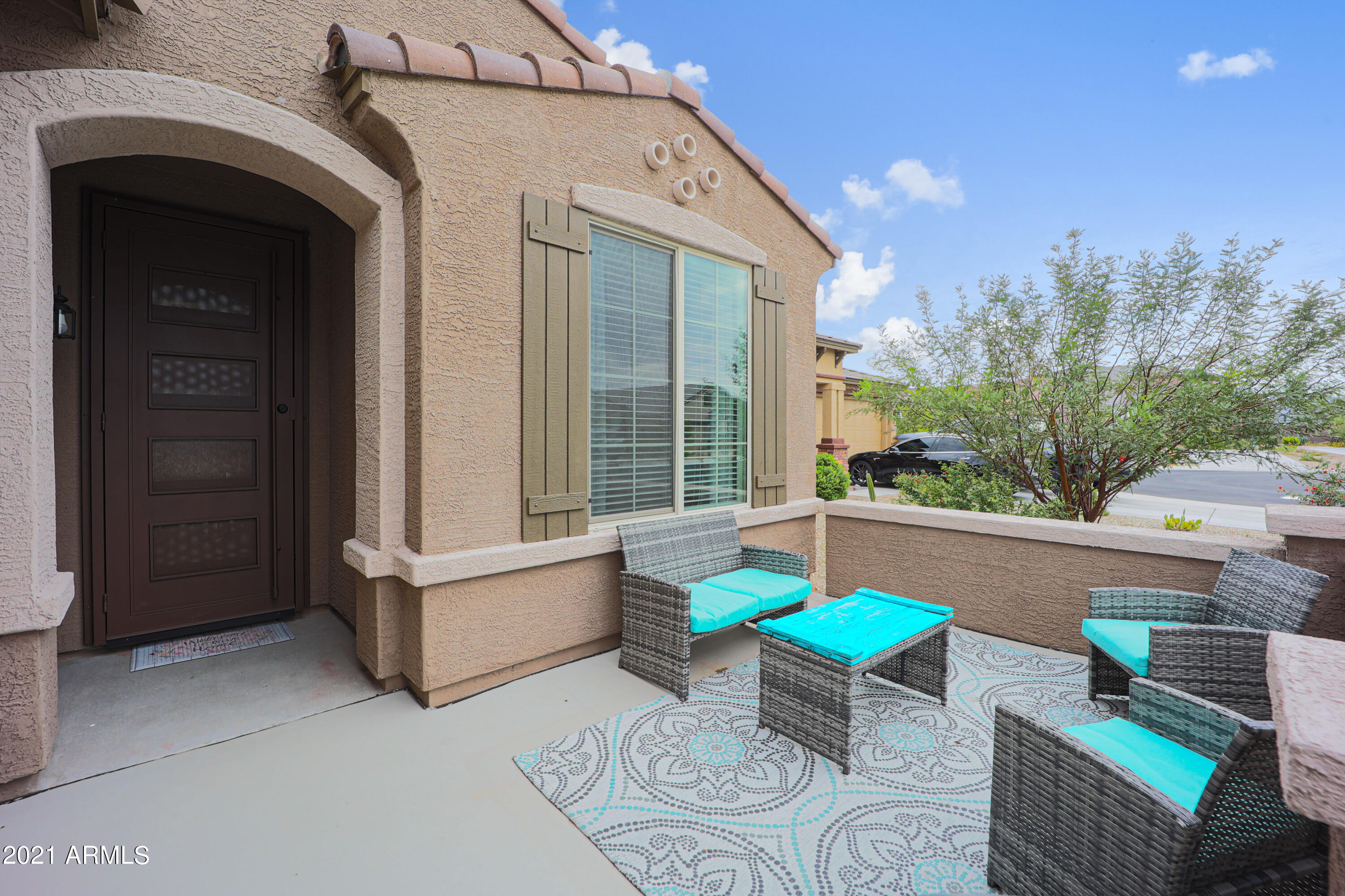 17732 West Sandy Road Goodyear, AZ 85338 - Photo 4 of 41 Front Courtyard