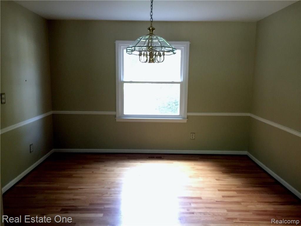 33789 Hunters Pointe Road Farmington Hills, MI 48331 - Photo 11 of 22