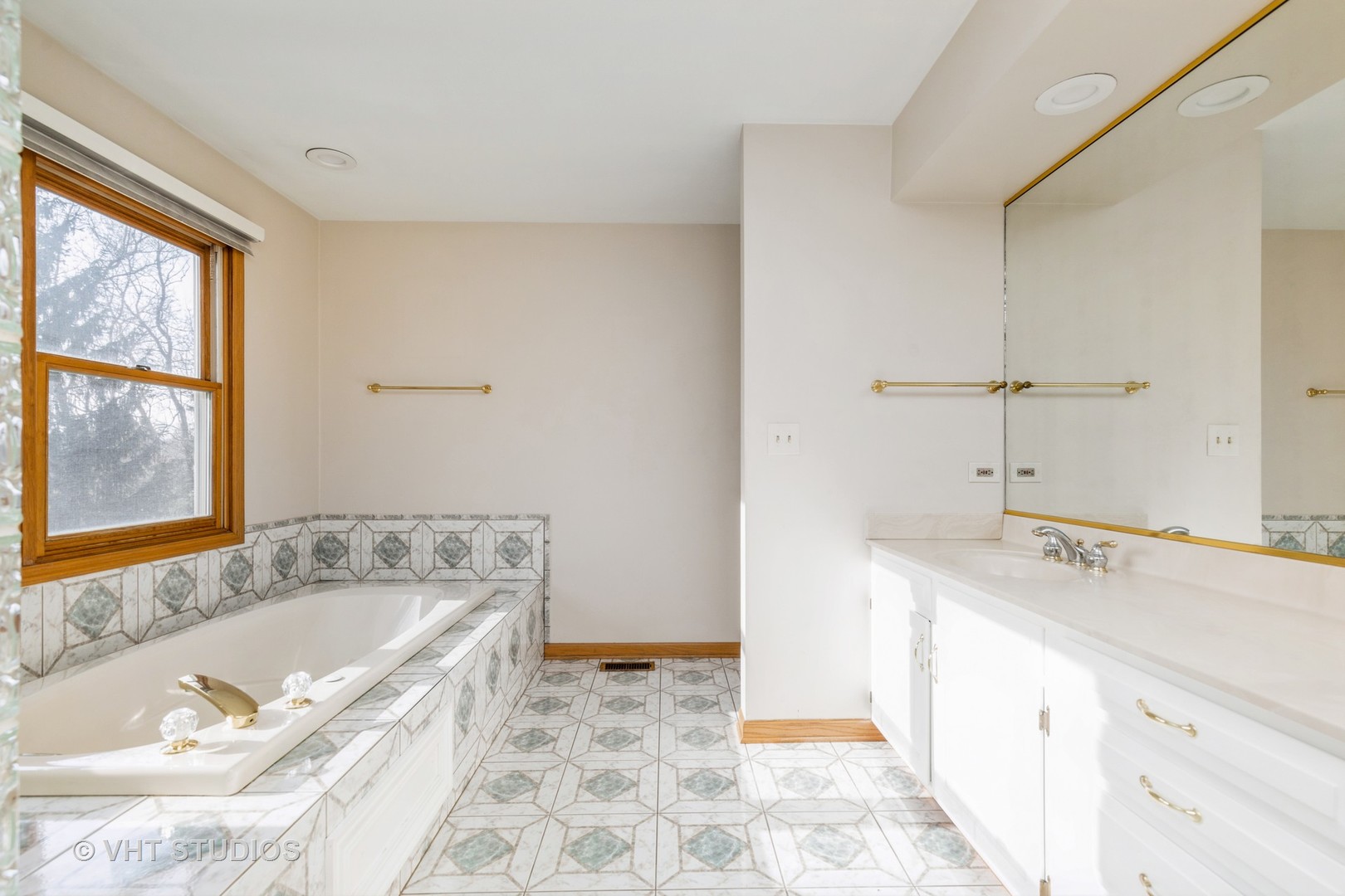 2811 Federal Court Crystal Lake, IL 60012 - Photo 16 of 20