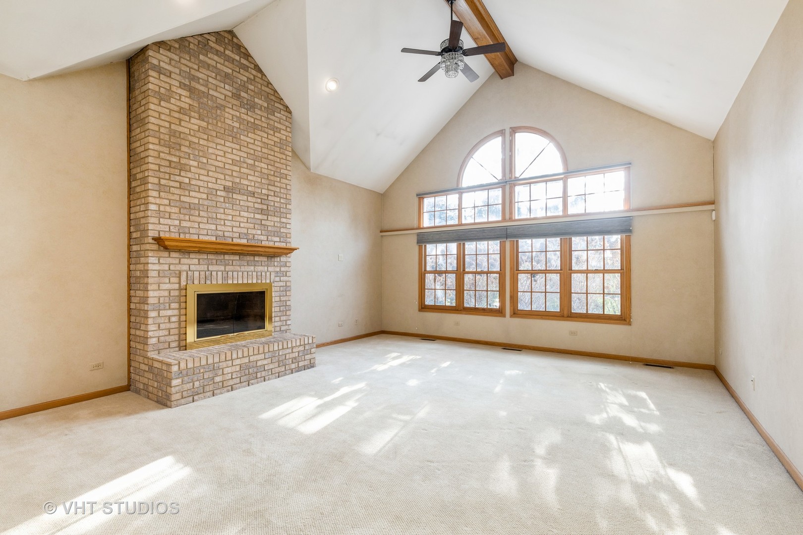 2811 Federal Court Crystal Lake, IL 60012 - Photo 4 of 20