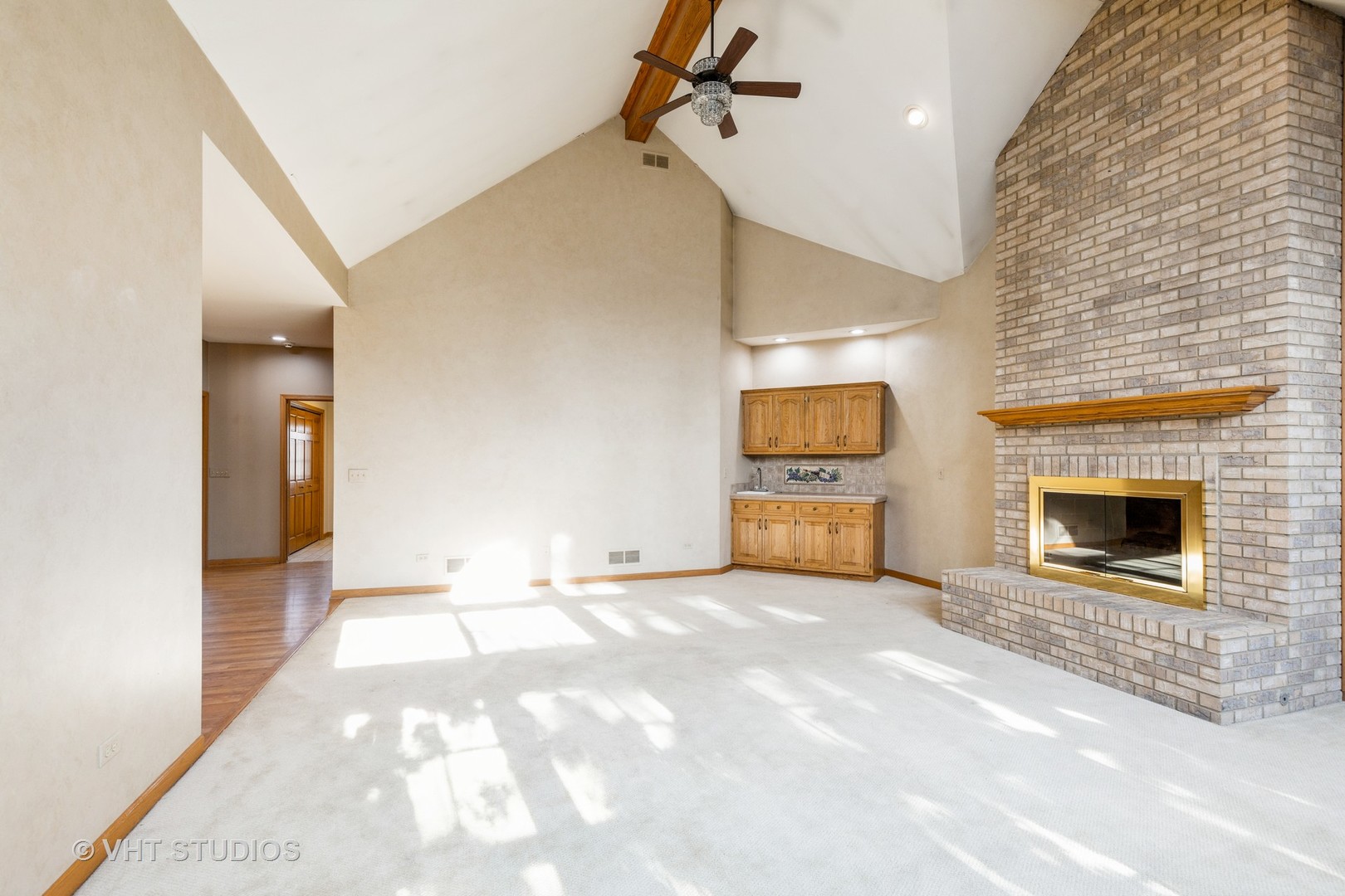 2811 Federal Court Crystal Lake, IL 60012 - Photo 5 of 20