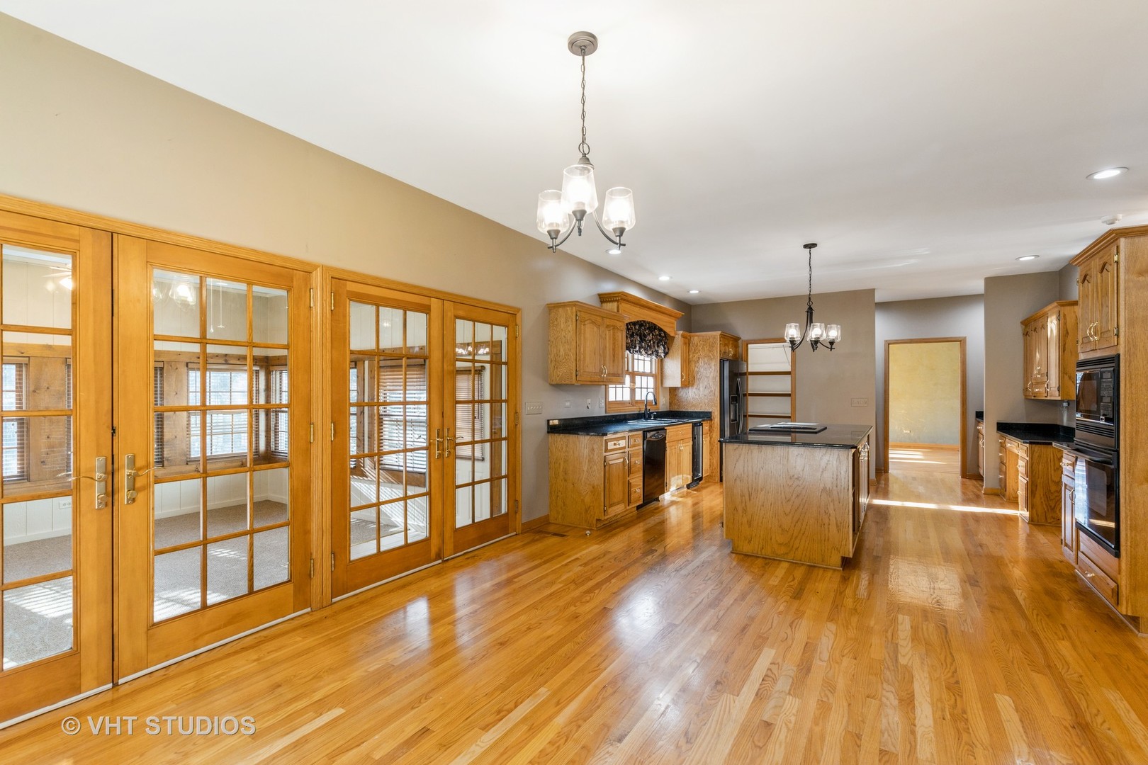 2811 Federal Court Crystal Lake, IL 60012 - Photo 9 of 20