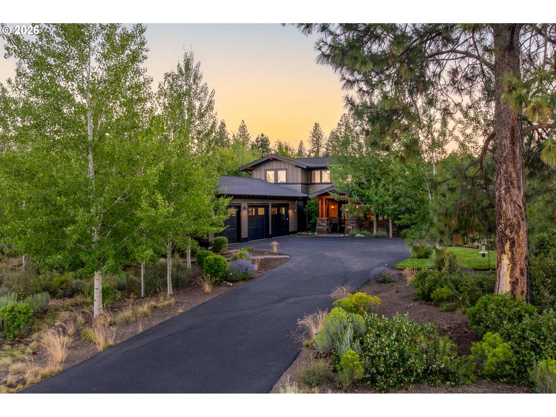 61341 Southwest Bonneville Loop Bend, OR 97702 - Photo 4 of 48