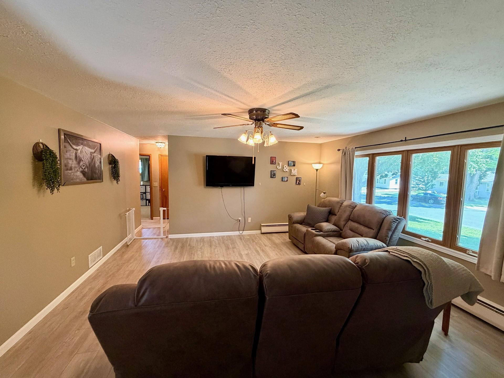 457 Division Street Gaylord, MN 55334 - Photo 6 of 44