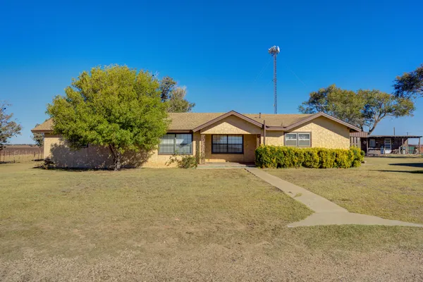 $300,000 | 1651 Bear Road, Levelland, TX 79336