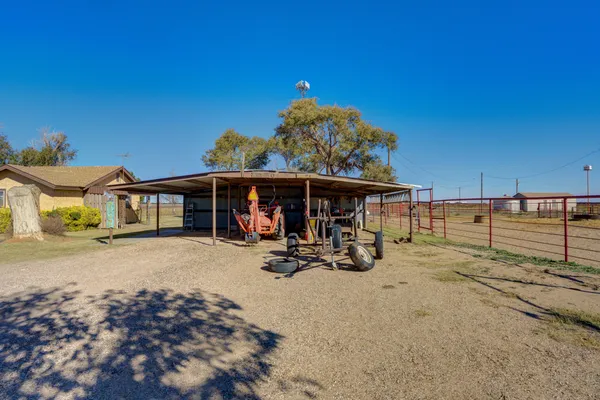 $300,000 | 1651 Bear Road, Levelland, TX 79336