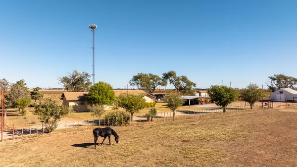 $300,000 | 1651 Bear Road, Levelland, TX 79336