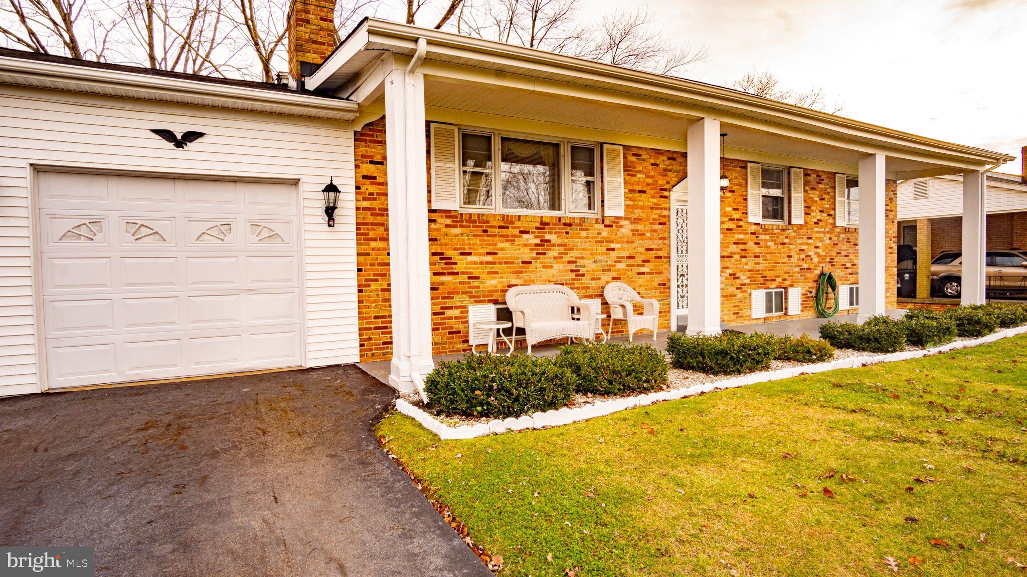 11308 Old Fort Road Fort Washington, MD 20744 - Photo 3 of 62 Gallery Image 3